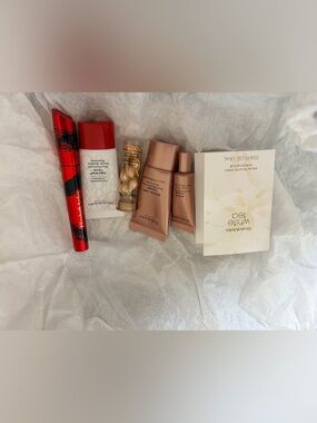 New Elizabeth Arden gift bag
